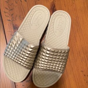 Size 38 Ash flip flops